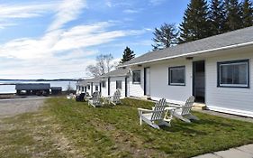 Friars Bay Inn & Cottages